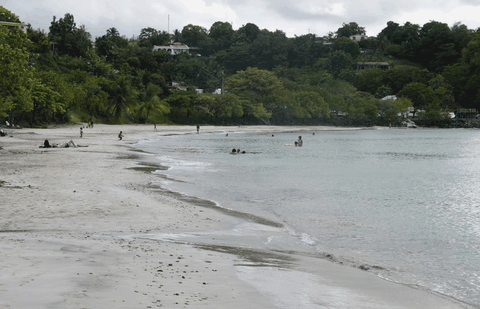 Plage Des Raisiniers